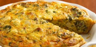 Quiche aux oignons, poulet et curry