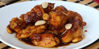 Poulet aux amandes et sauce soja