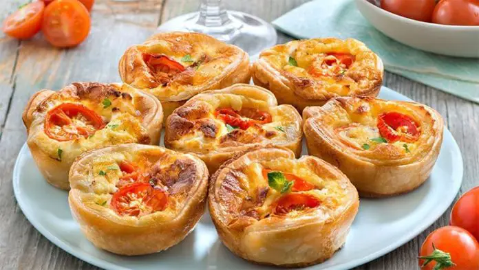 Mini-quiches aux tomates cerises et fromage