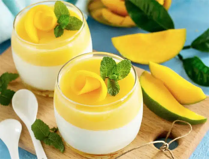 Panna cotta au coulis de mangue