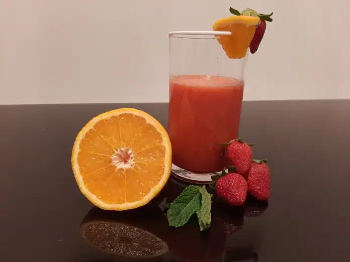 Smoothie fraise menthe orange