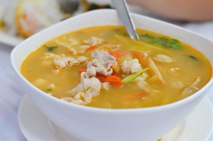 Bouillon de poulet et légumes