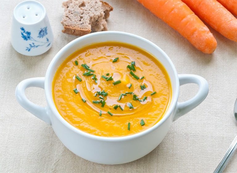 Découvrez notre recette pour faire une bonne Soupe de carottes à la normande avec Thermomix, une délicieuse soupe léger, facile et simple à réaliser pour un repas du soir.