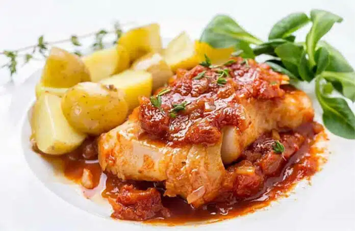 Filets de poisson à la sauce crémeuse à la tomate