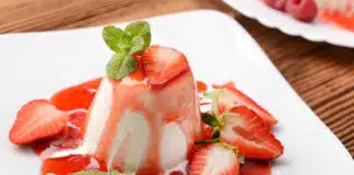 Panna cotta au coulis de fraise